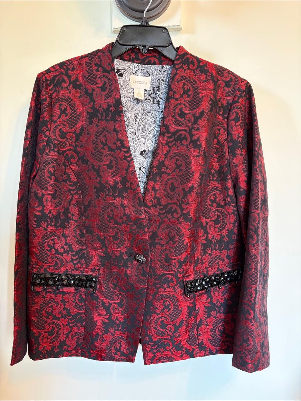 Chico’s Red Black Jacquard Blazer 2 L Beaded Embellished Paisley Damask